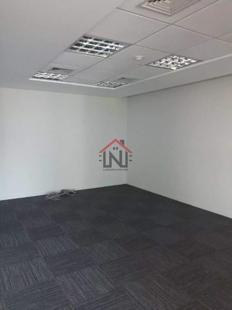 Excelente oportunidade de investimento em conjunto comercial com 19 banheiros no Jardim São Luís, São Paulo-SP!