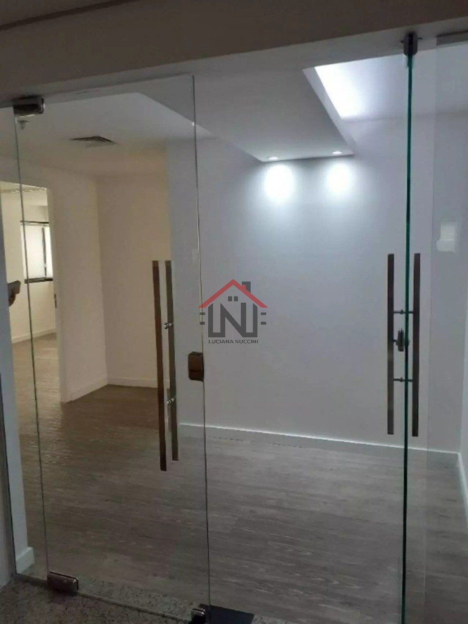 Conjunto Comercial na Vila Olímpia - São Paulo-SP Venda ou Locação 4 banheiros, 2 vagas, 90m²