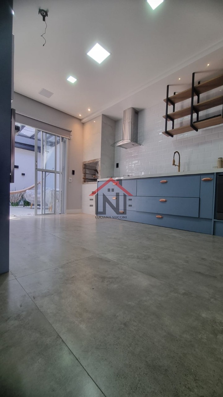 Casa à venda em São Paulo-SP, Vila Gumercindo: 3 quartos, 3 suítes, 1 sala, 4 banheiros, 2 vagas de garagem, 120m². Venha conferir!