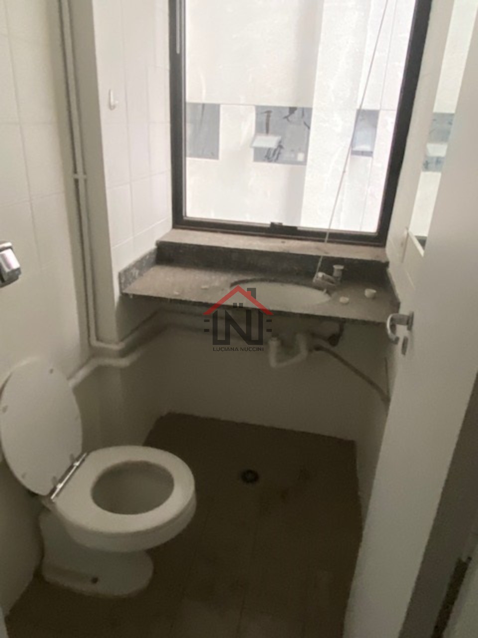 Excelente Sala Comercial para Locação no Paraíso, São Paulo-SP: 1 Banheiro, 2 Vagas de Garagem, 62,00 m² de Área