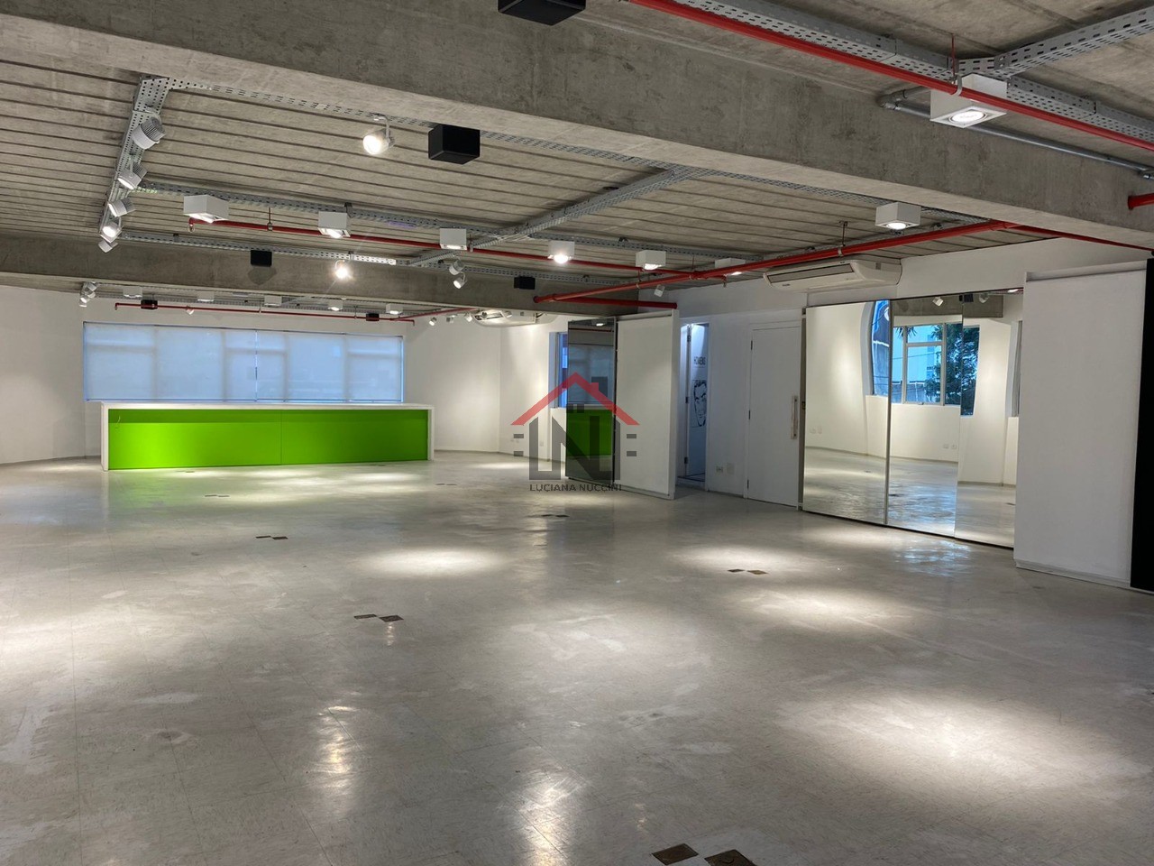 Conjunto Comercial de Alto Padrão na Vila Olímpia, São Paulo-SP: Espaço Ideal para o Sucesso do seu Negócio!