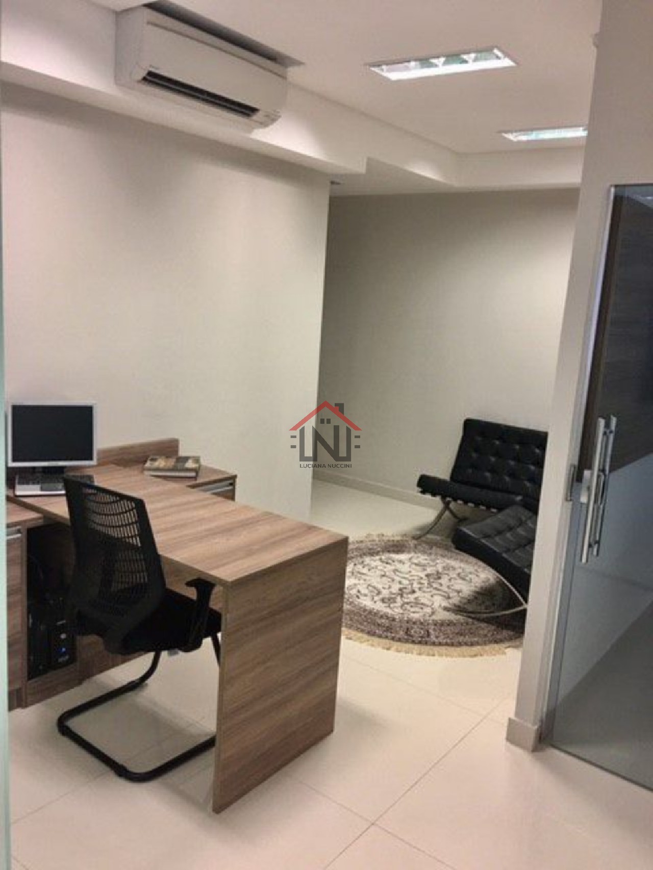 Excelente oportunidade de locação de conjunto comercial no Itaim Bibi, São Paulo-SP: 1 banheiro, 1 vaga e 51m²!