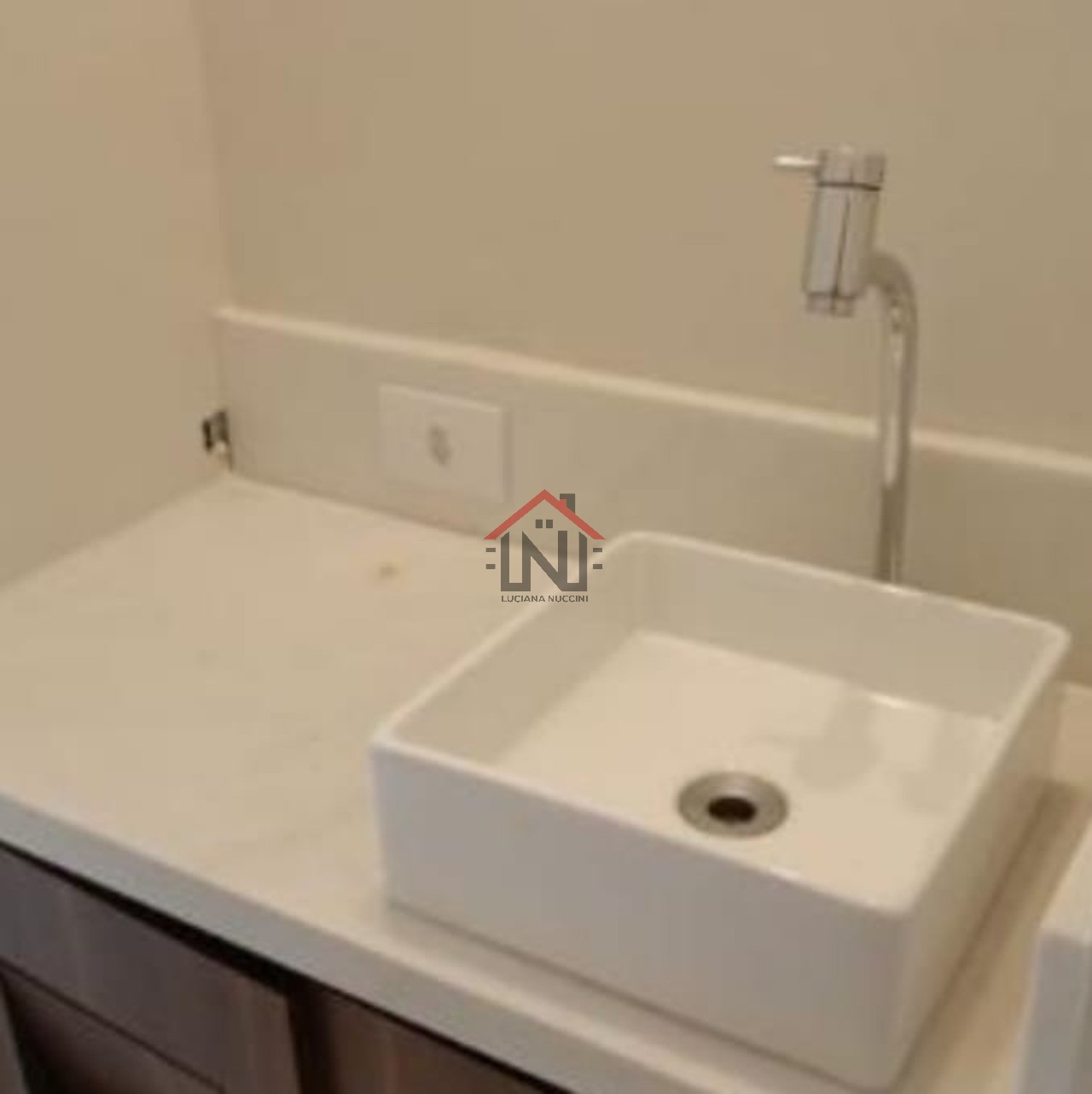 Imperdível oportunidade: Casa comercial à venda em Indianópolis, São Paulo-SP! 2 quartos, 1 banheiro, 100m² de área.