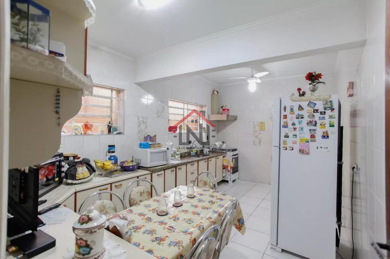 Casa à venda em São Paulo-SP, Parque Jabaquara: 3 quartos, 4 banheiros, 2 vagas, 189 m². Encontre seu lar dos sonhos!
