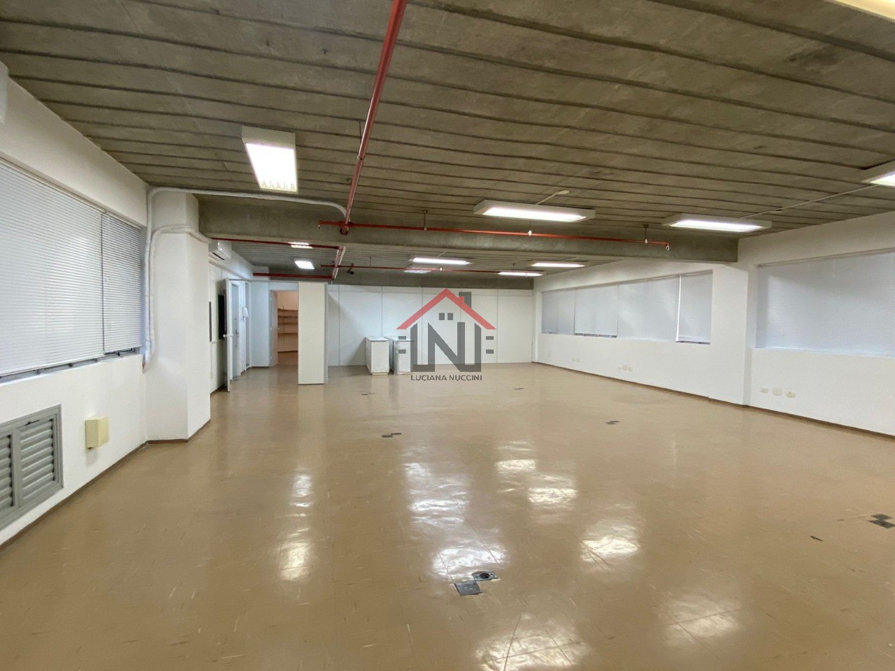 Conjunto Comercial de Alto Padrão na Vila Olímpia - São Paulo-SP: 1 Sala, 1 Banheiro, 4 Vagas, 190m². Venha Conferir!