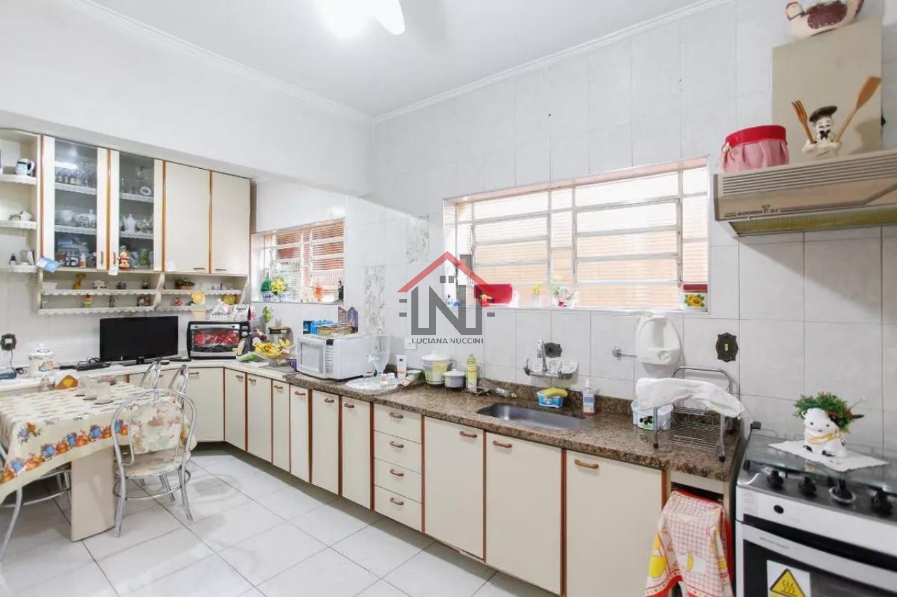 Casa à venda em São Paulo-SP, Parque Jabaquara: 3 quartos, 4 banheiros, 2 vagas, 189 m². Encontre seu lar dos sonhos!