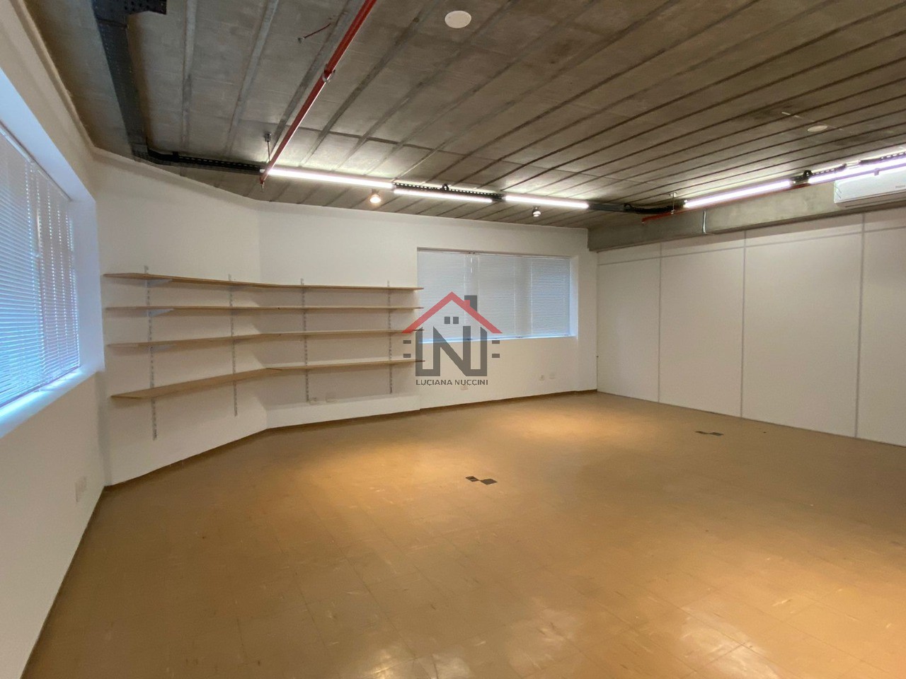Conjunto Comercial de Alto Padrão na Vila Olímpia - São Paulo-SP: 1 Sala, 1 Banheiro, 4 Vagas, 190m². Venha Conferir!