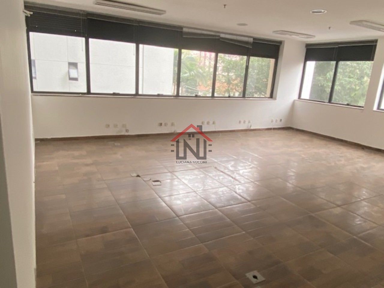 Excelente Sala Comercial para Locação no Paraíso, São Paulo-SP: 1 Banheiro, 2 Vagas de Garagem, 62,00 m² de Área