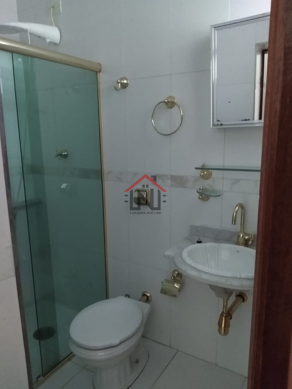 Casa à venda na Vila Mariana, São Paulo-SP: 3 quartos, 1 sala, 3 banheiros, 2 vagas de garagem, 202m² de área. Imperdível!