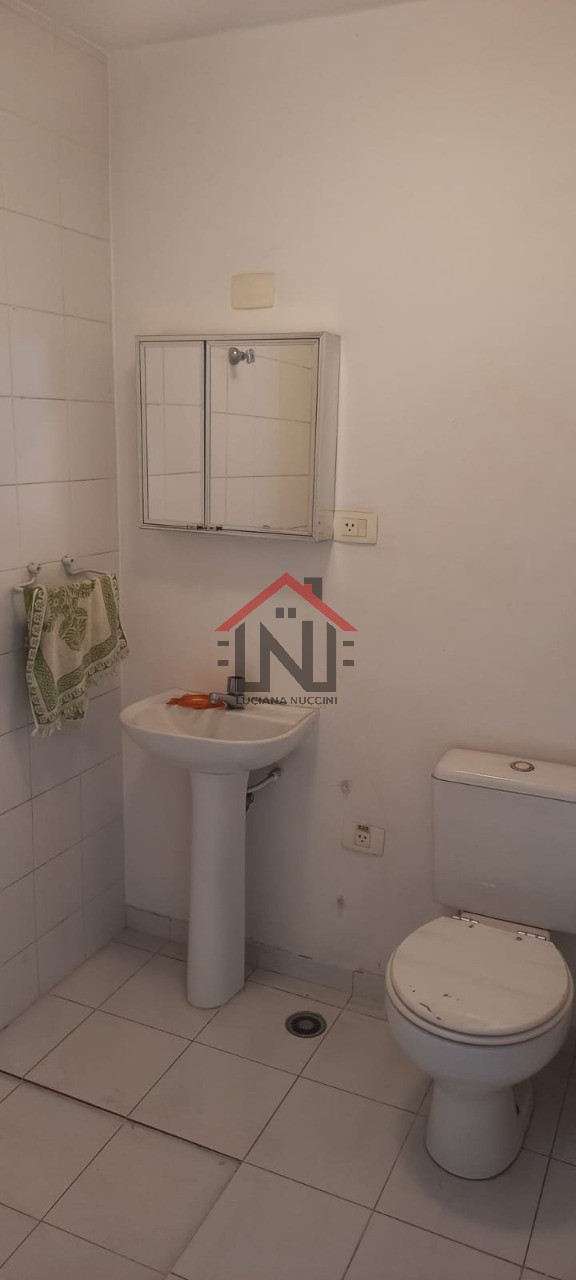 Sala Comercial no Jardim Paulista: 6 Salas, 2 Banheiros - Venda ou Locação em São Paulo-SP