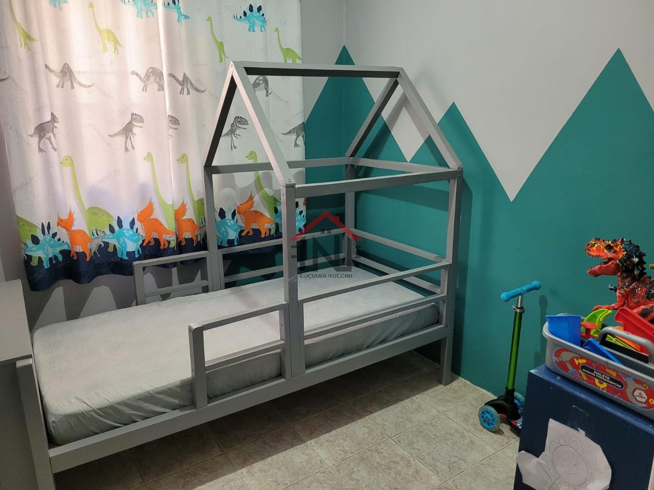 Imperdível residência à venda na Vila Liviero, São Paulo-SP: 3 quartos, 1 sala, 3 banheiros, 2 vagas de garagem, 170m².