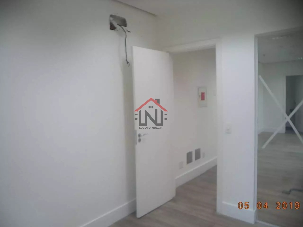 Conjunto Comercial à Venda na Vila Olímpia - São Paulo-SP: 2 Banheiros, 1 Vaga, 37m² de Área!