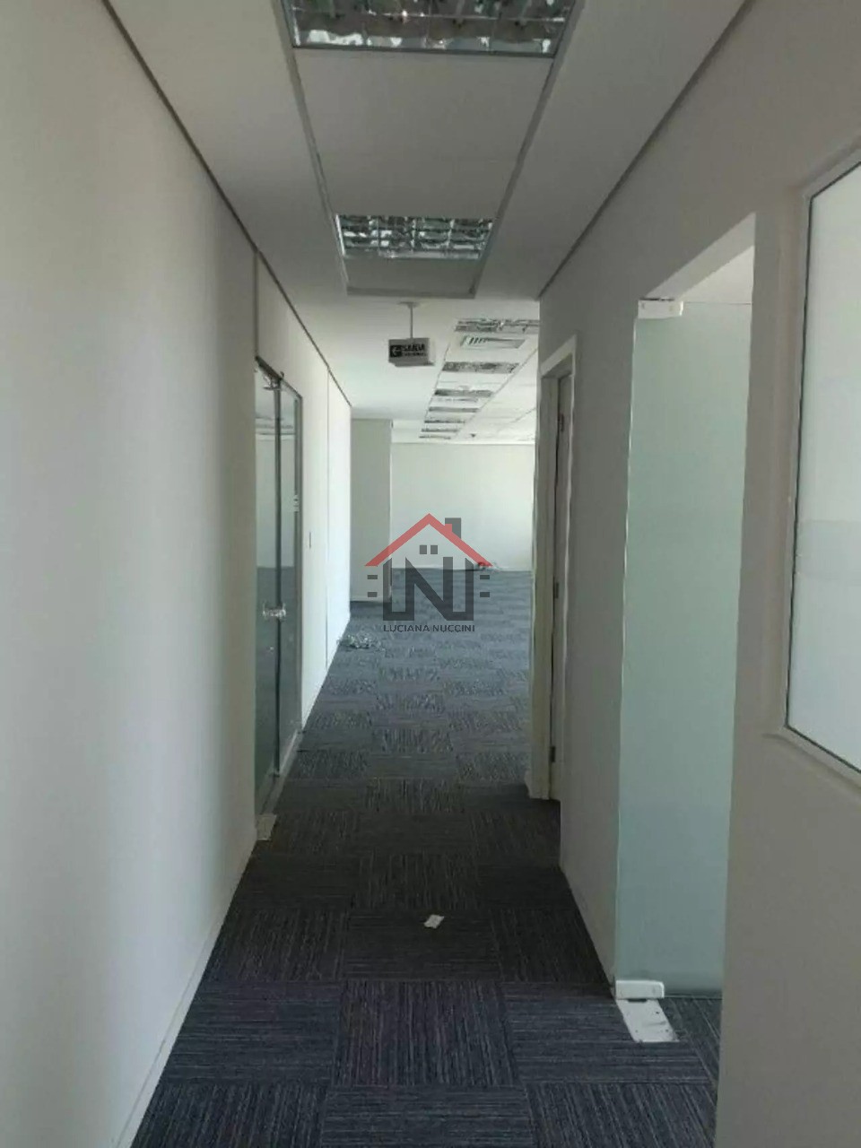 Excelente oportunidade de investimento em conjunto comercial com 19 banheiros no Jardim São Luís, São Paulo-SP!