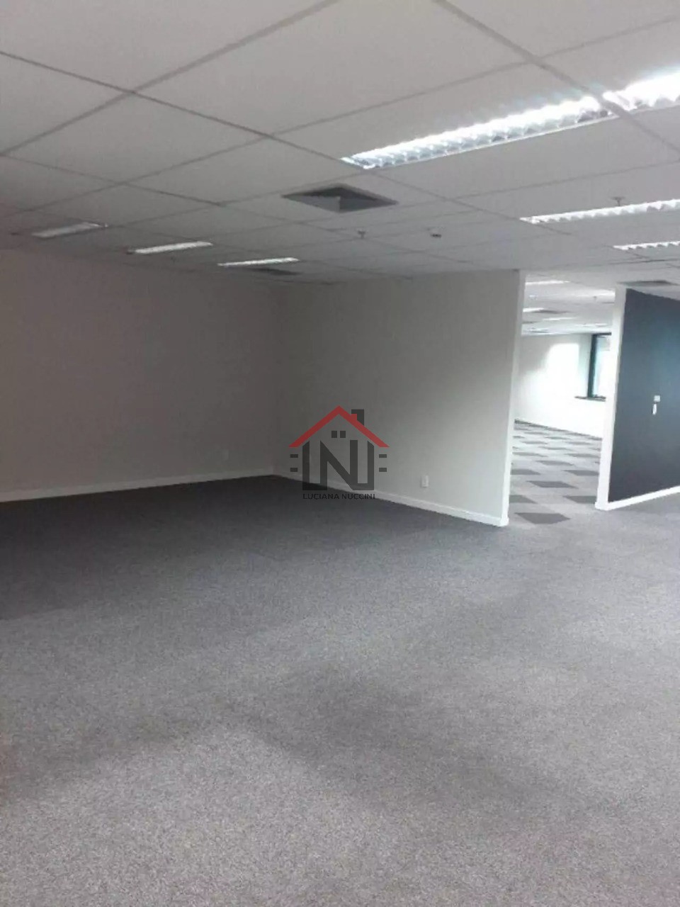 Prédio comercial de alto padrão para venda ou locação em Pinheiros, São Paulo-SP: 13 banheiros, 21 vagas de garagem, 775,00 m².