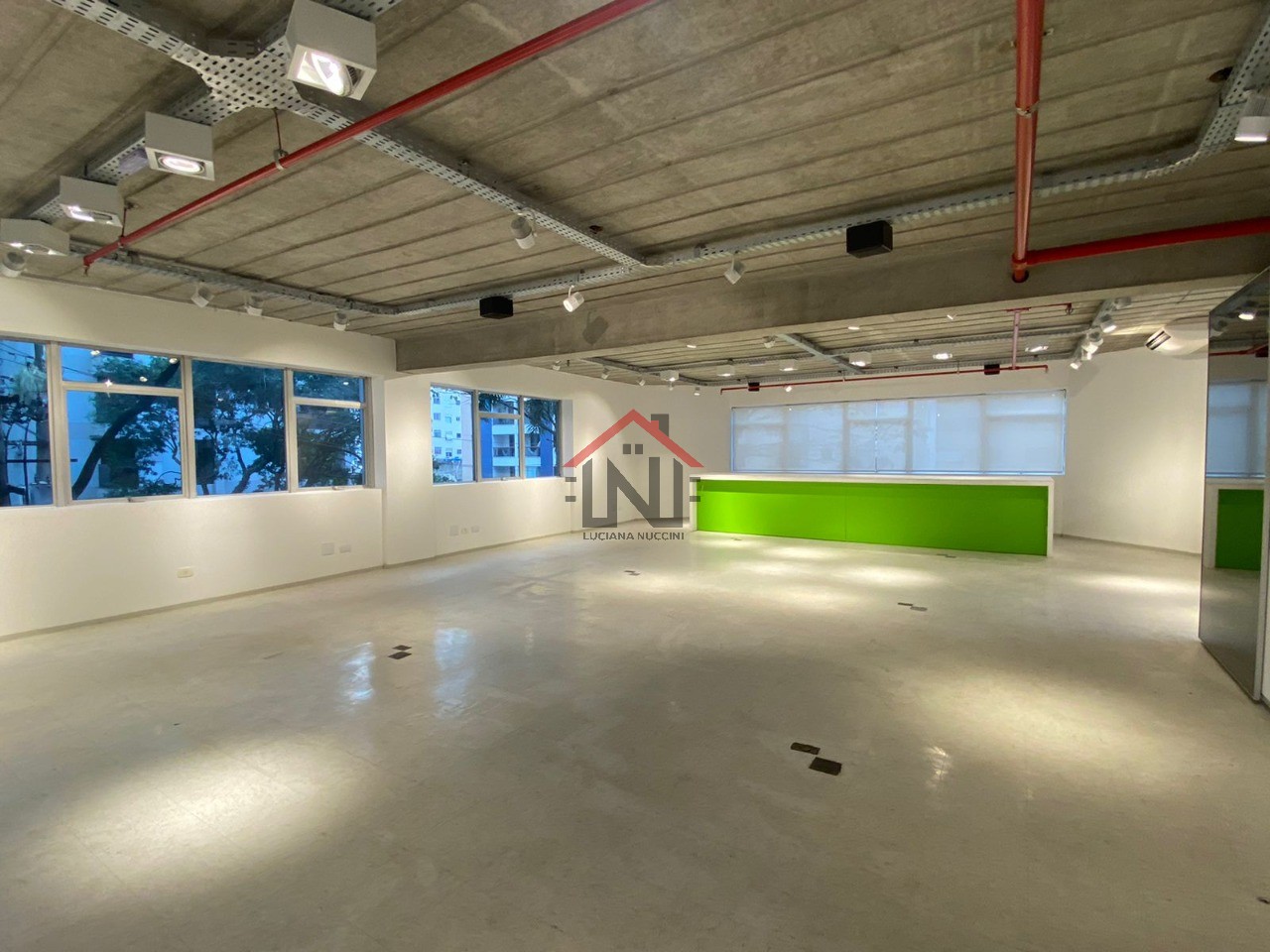 Conjunto Comercial de Alto Padrão na Vila Olímpia, São Paulo-SP: Espaço Ideal para o Sucesso do seu Negócio!