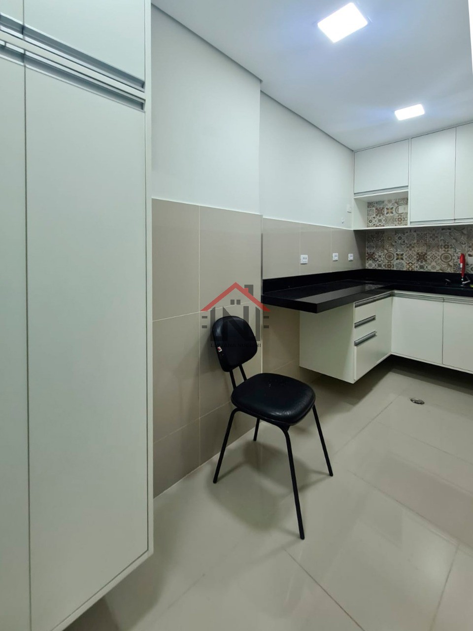 Aluguel de Apartamento Comercial de 155m² com 1 Banheiro no Centro de São Paulo-SP