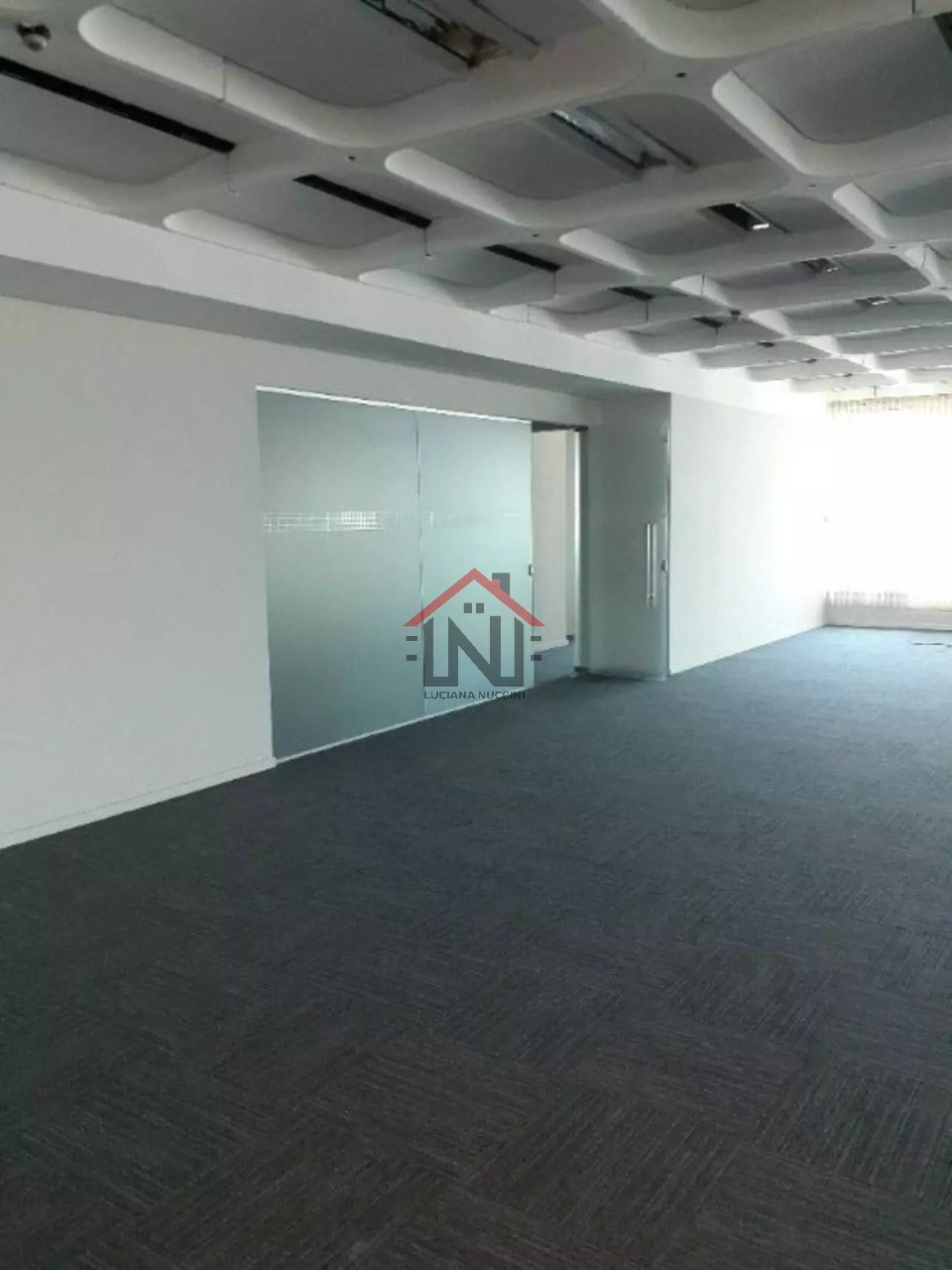 Excelente oportunidade de investimento em conjunto comercial