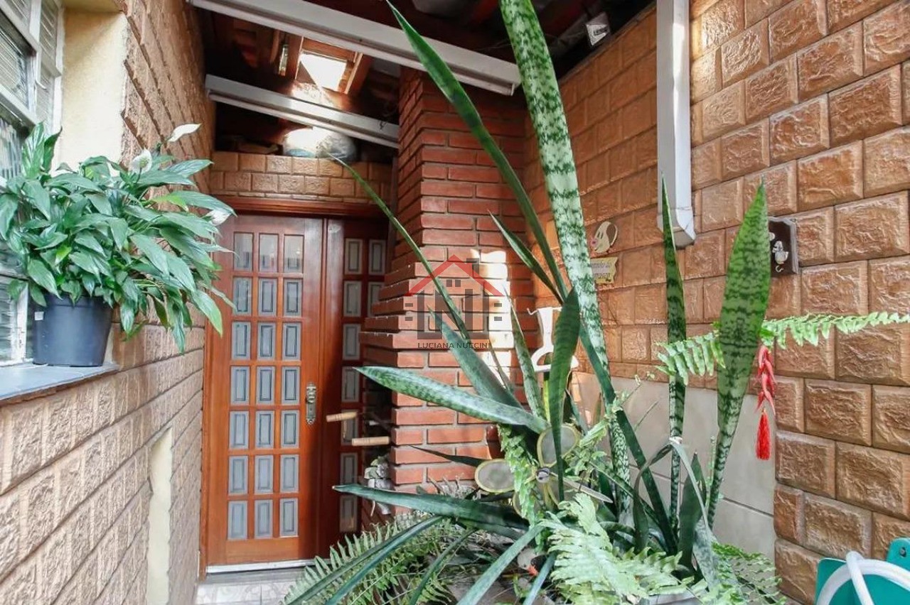 Casa à venda em São Paulo-SP, Parque Jabaquara: 3 quartos, 4 banheiros, 2 vagas, 189 m². Encontre seu lar dos sonhos!
