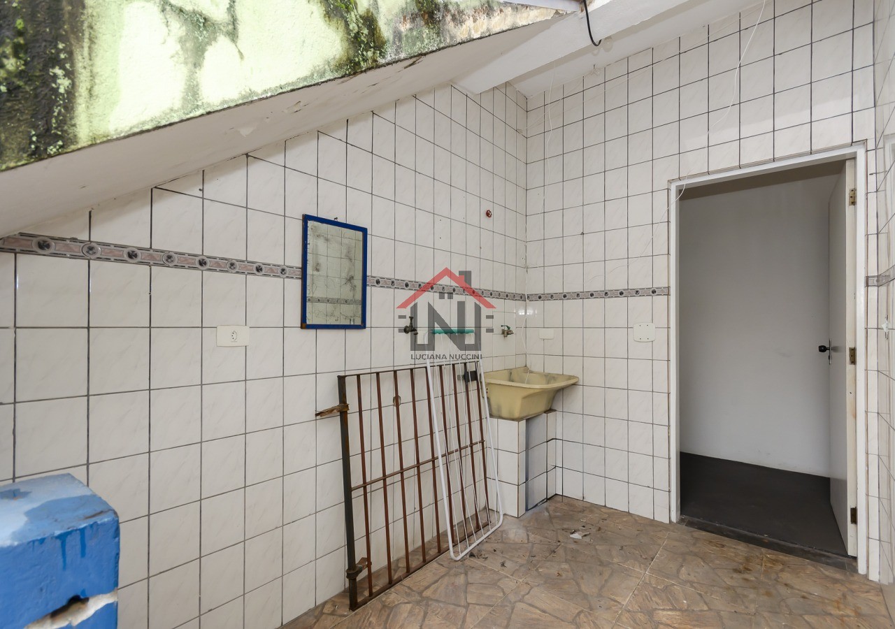 Aluguel de Casa com 3 Quartos e 1 Suíte na Vila Romana, São Paulo-SP: Espaço e Conforto em 230m²!