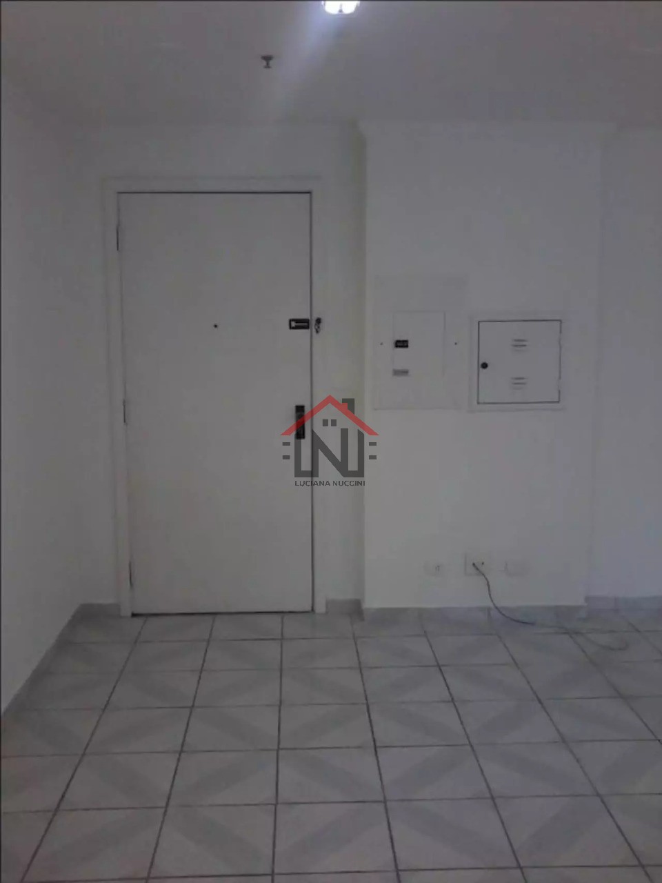 Conjunto Comercial à Venda ou Locação em Indianópolis, São Paulo-SP: 2 Banheiros, 1 Vaga, 37m² de Área!