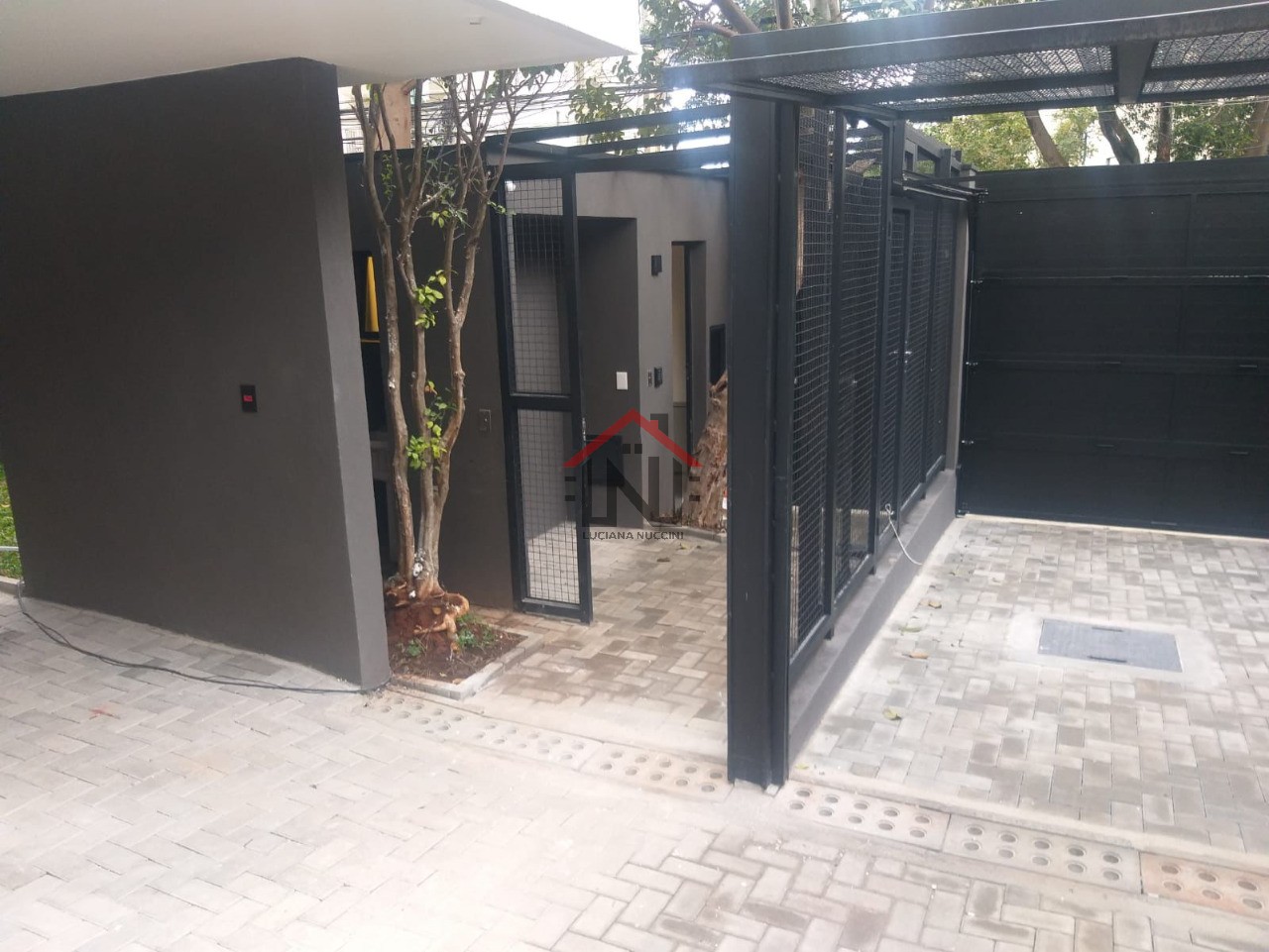Casa à venda na Vila Mariana, São Paulo-SP: 2 quartos, 1 suíte, 1 sala, 2 banheiros, 1 vaga de garagem, 149m²!