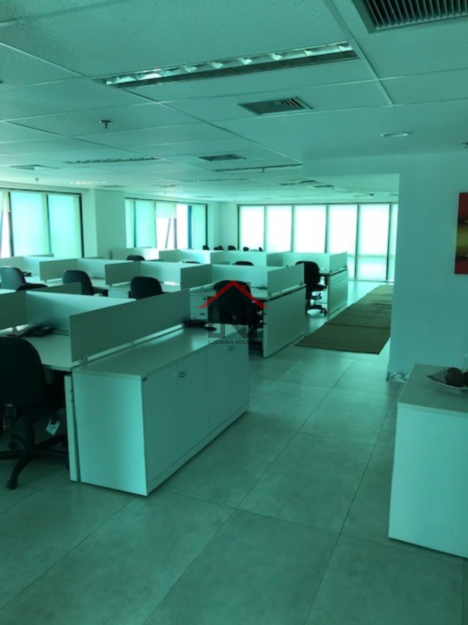 Conjunto Comercial de Alto Padrão com 170m², 4 vagas na melhor localização de Indianópolis, São Paulo-SP!