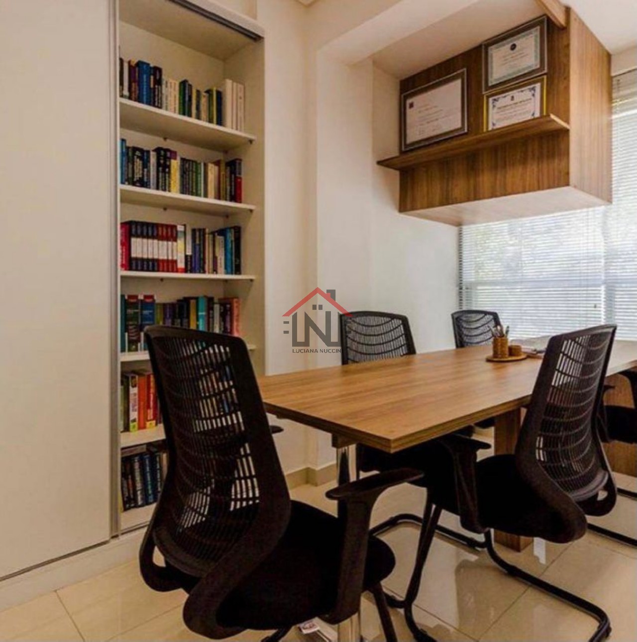 Excelente oportunidade de locação de conjunto comercial no Itaim Bibi, São Paulo-SP: 1 banheiro, 1 vaga e 51m²!
