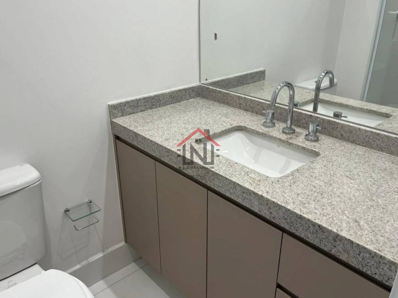Apartamento para locação no paraíso: 1 quarto, 1 sala, 1 ban