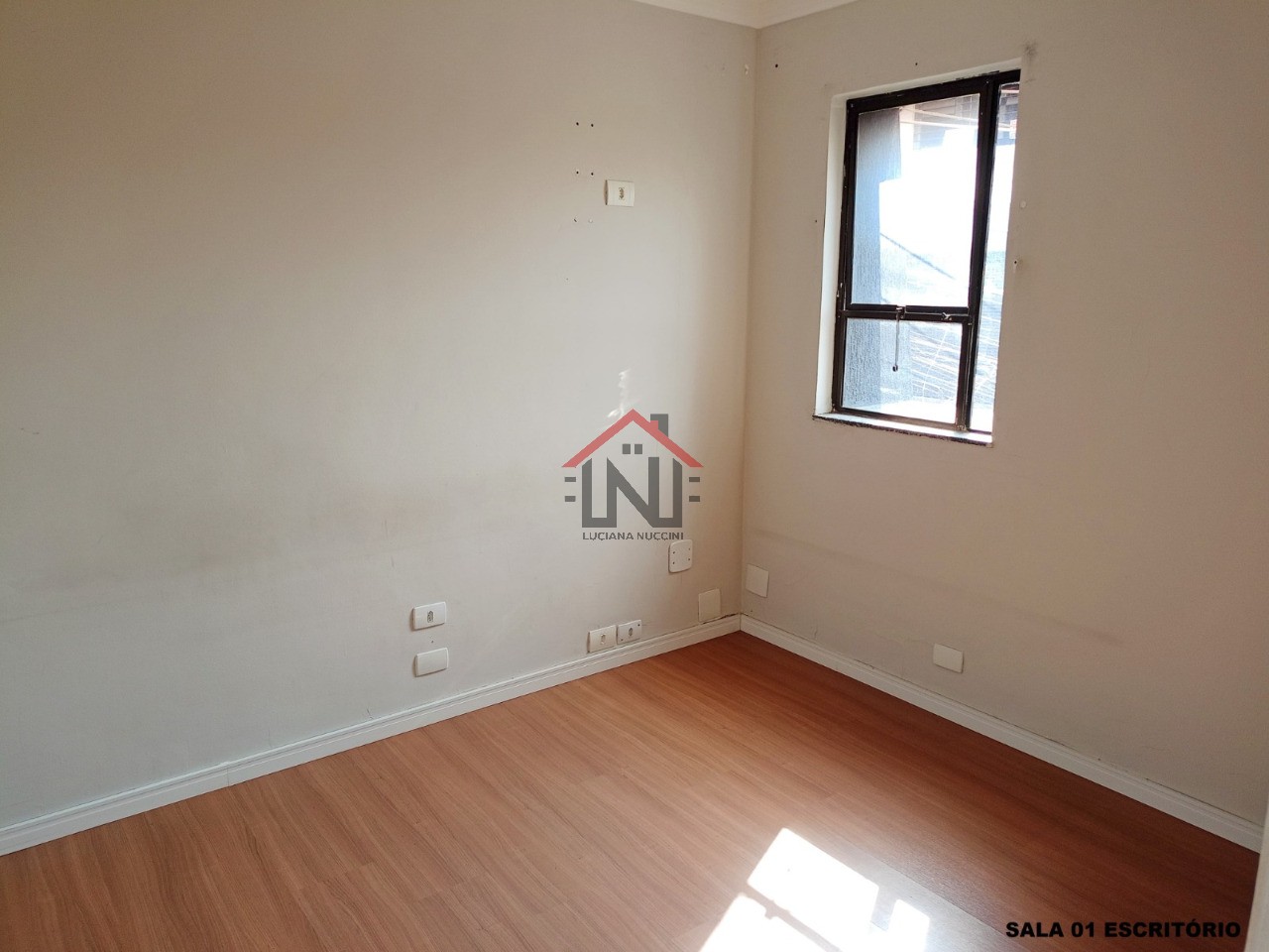 Conjunto Comercial Industrial para Venda ou Locação - Vila Moraes, São Paulo-SP: 2 Salas, 3 Banheiros, 2 Vagas, 700m².