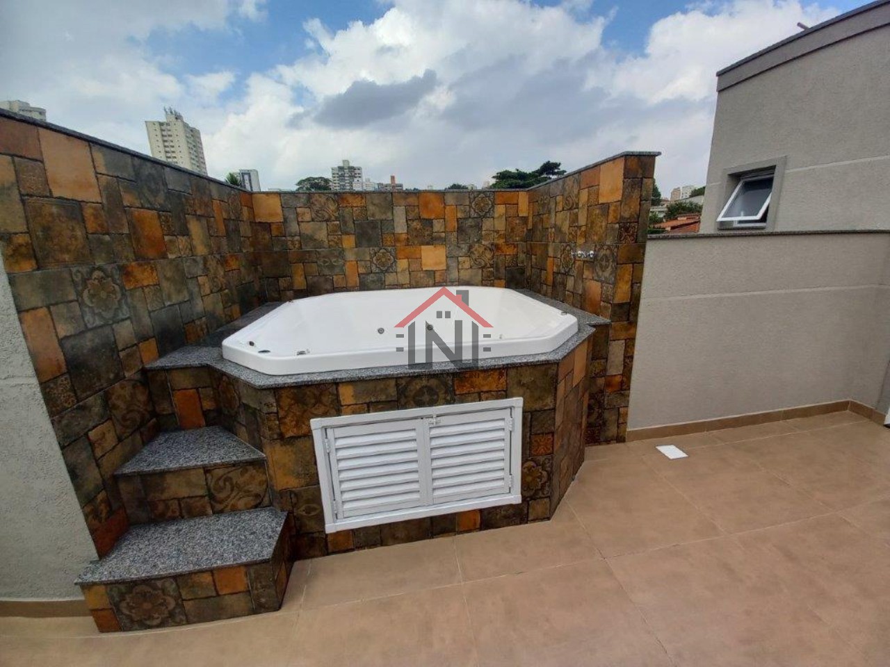 Imperdível oportunidade: Casa à venda em São Paulo-SP, Mirandópolis, 3 quartos, 1 suíte, 1 sala, 2 banheiros, 3 vagas, 170m².