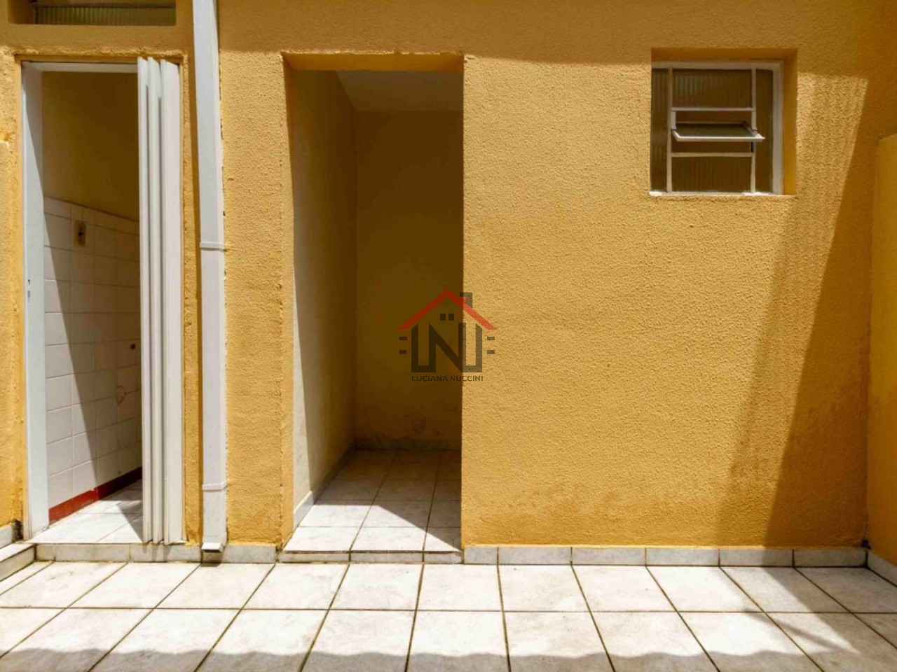Imperdível oportunidade: casa de 2 quartos com suíte e 2 vag