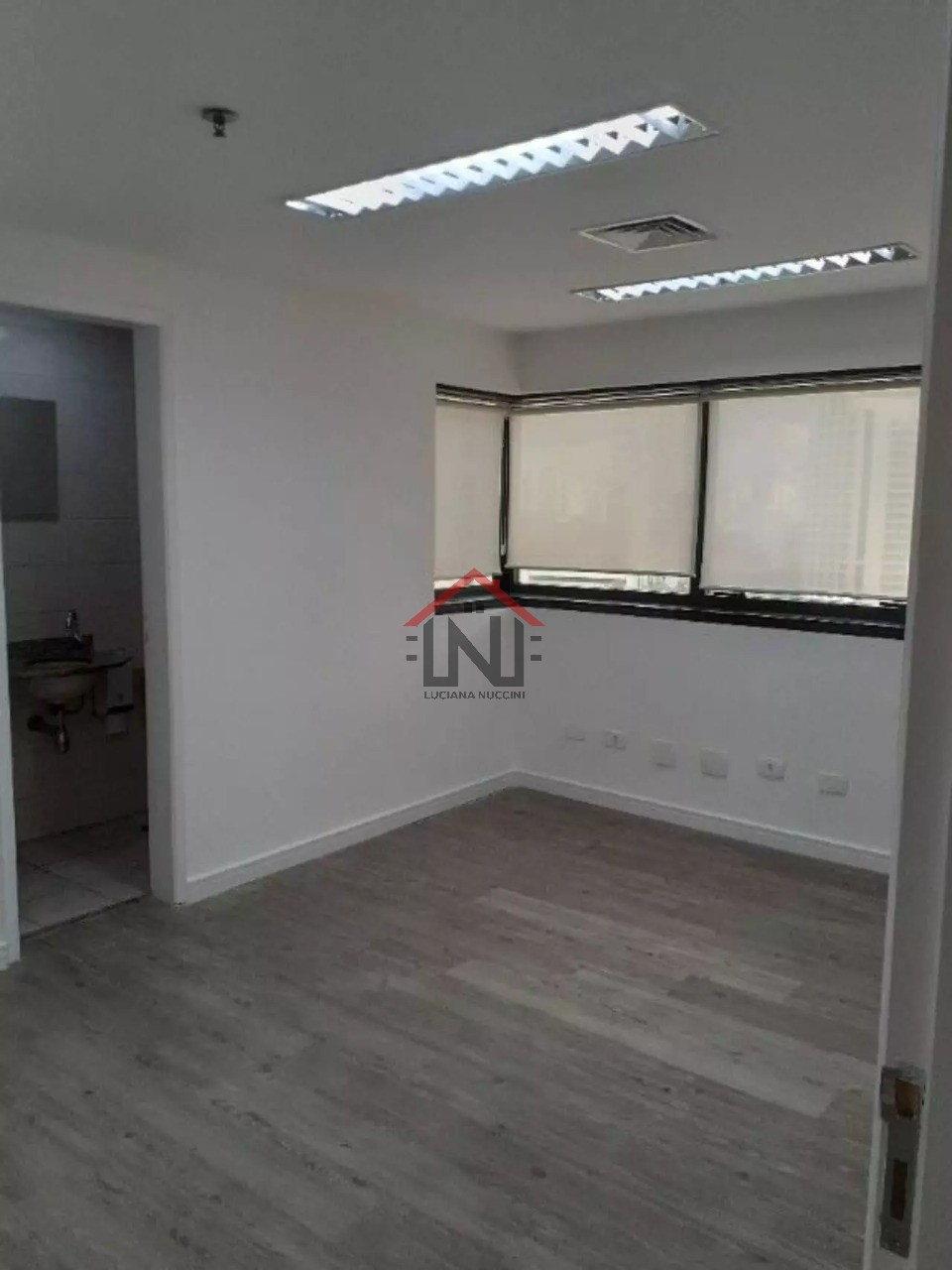 Conjunto Comercial na Vila Olímpia - São Paulo-SP Venda ou Locação 4 banheiros, 2 vagas, 90m²