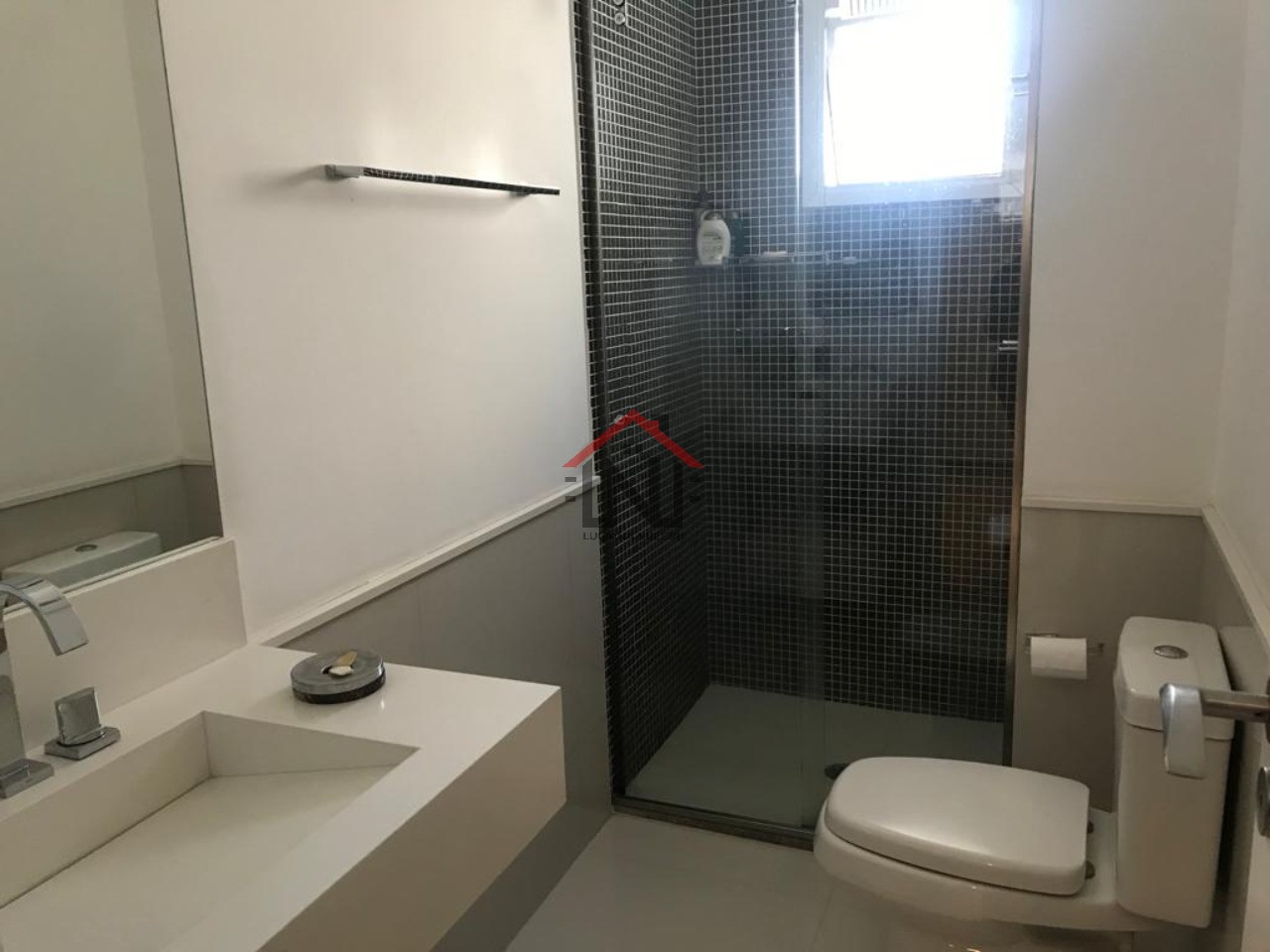 Viva com conforto e elegância em um apartamento de 3 suítes na Vila Mariana, São Paulo-SP!