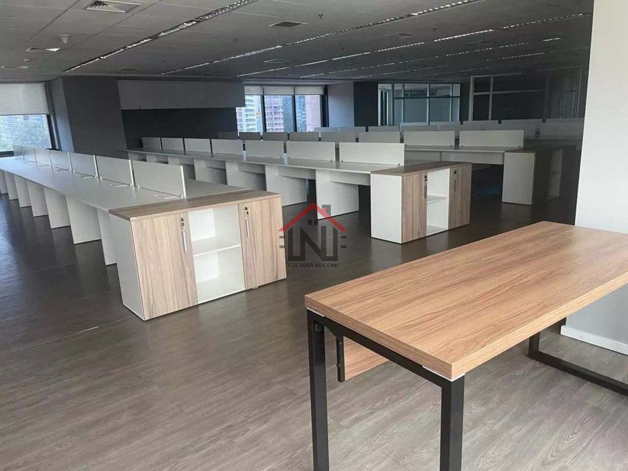 Aluguel de Conjunto Comercial Premium em Pinheiros, São Paulo: 18 banheiros, 42 vagas, 1.550m² de Área!