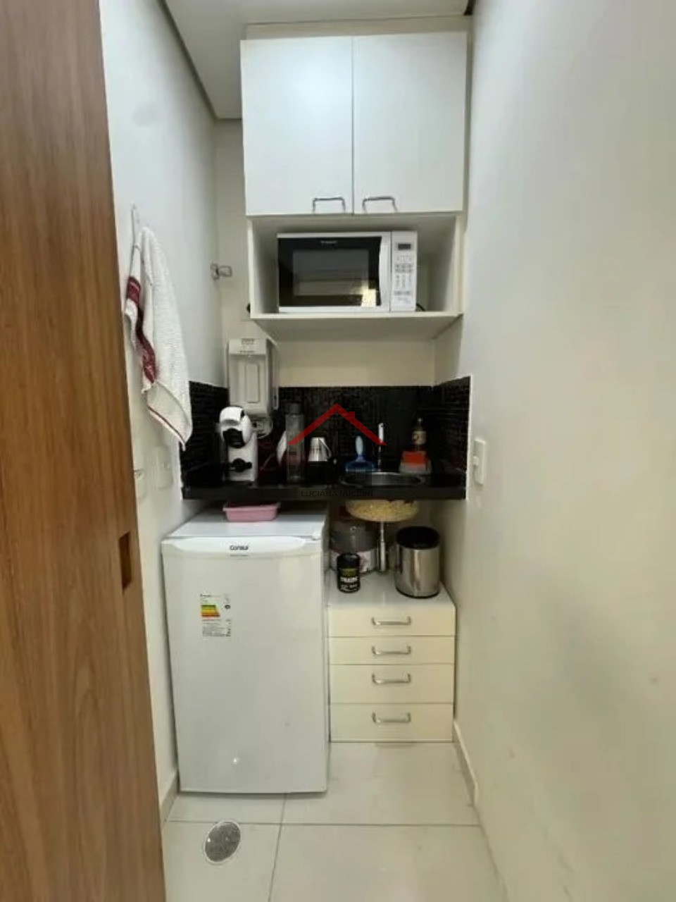 Conjunto Comercial para Locação em São Paulo-SP, Bairro Cerqueira César: 2 Salas, 2 Vagas, 31m² - Imperdível!