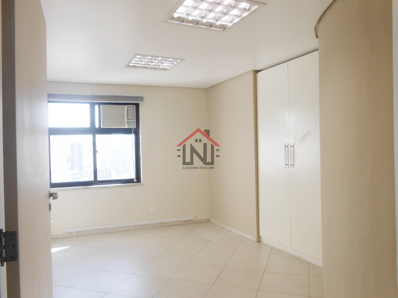 Excelente oportunidade de locação: Apartamento comercial de 155m² com 1 banheiro no Centro de São Paulo-SP!