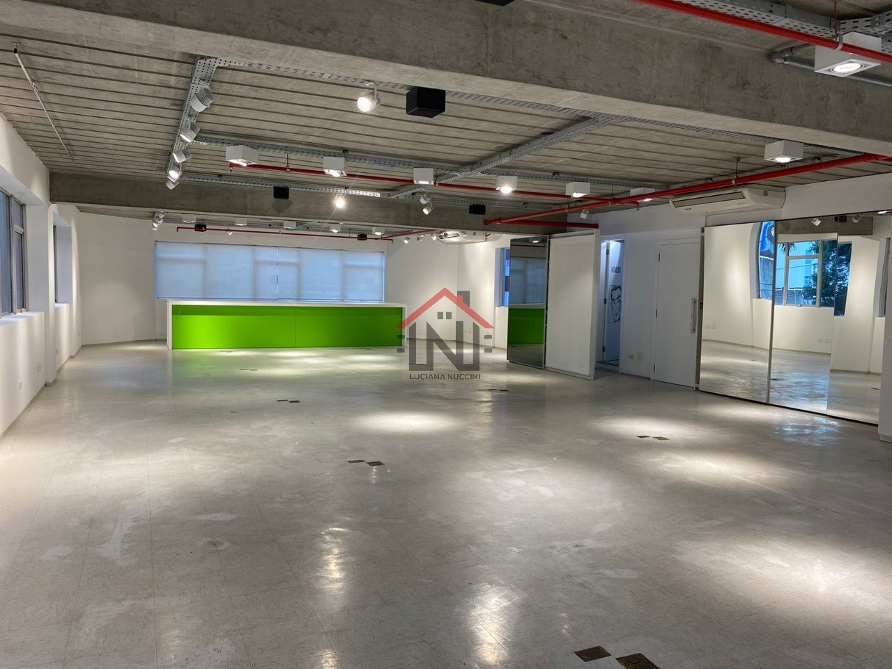 Conjunto Comercial de Alto Padrão na Vila Olímpia, São Paulo-SP: Espaço Ideal para o Sucesso do seu Negócio!