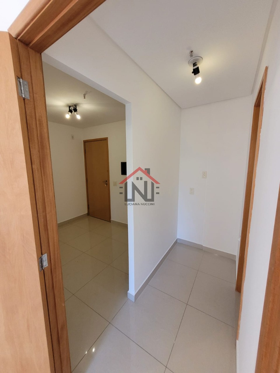 Conjunto Comercial à Venda em São Paulo-SP, na Bela Vista: 2 Banheiros, 1 Vaga de Garagem, 32m² de Área