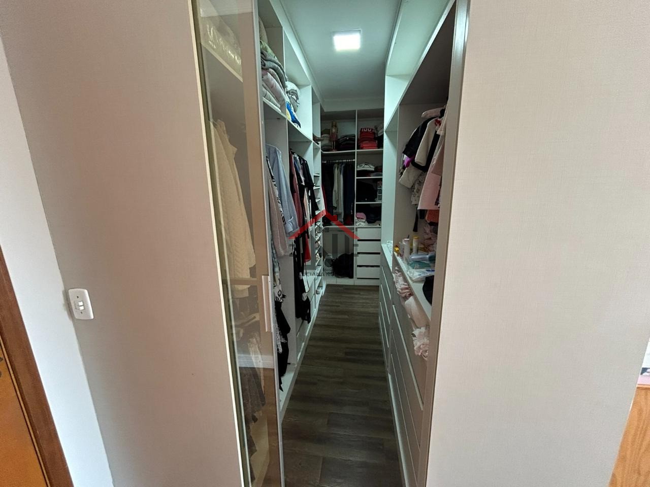 Imperdível Casa à Venda na Vila Mariana, São Paulo-SP: 3 Quartos, 3 Suítes, 1 Sala, 4 Banheiros, 6 Vagas de Garagem, 243m².