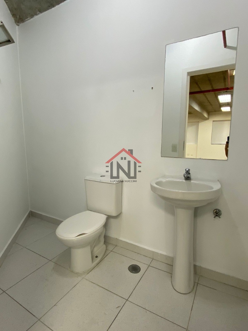 Conjunto Comercial de Alto Padrão na Vila Olímpia - São Paulo-SP: 1 Sala, 1 Banheiro, 4 Vagas, 190m². Venha Conferir!