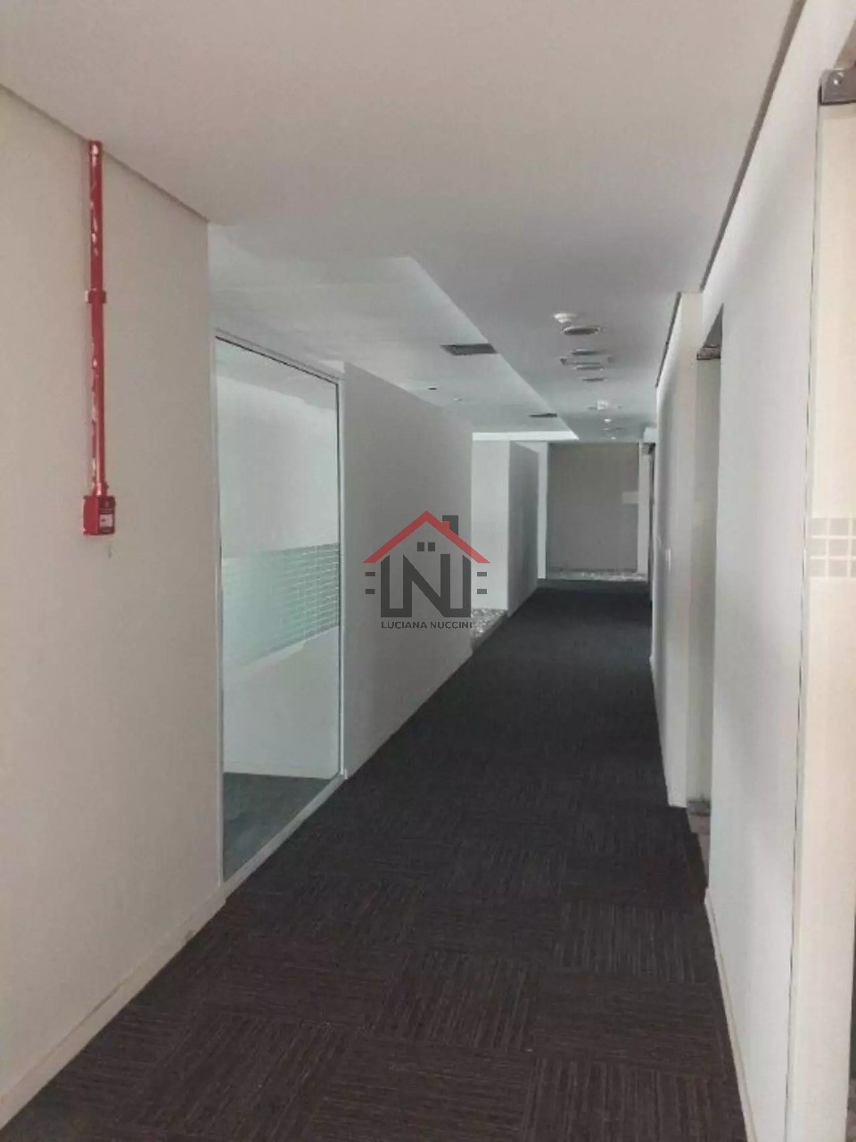 Excelente oportunidade de investimento em conjunto comercial com 19 banheiros no Jardim São Luís, São Paulo-SP!