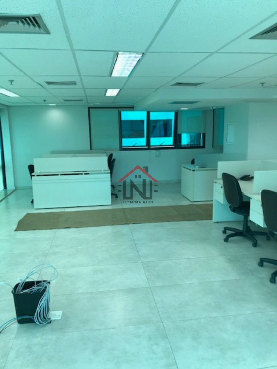 Conjunto Comercial de Alto Padrão com 170m², 4 vagas na melhor localização de Indianópolis, São Paulo-SP!