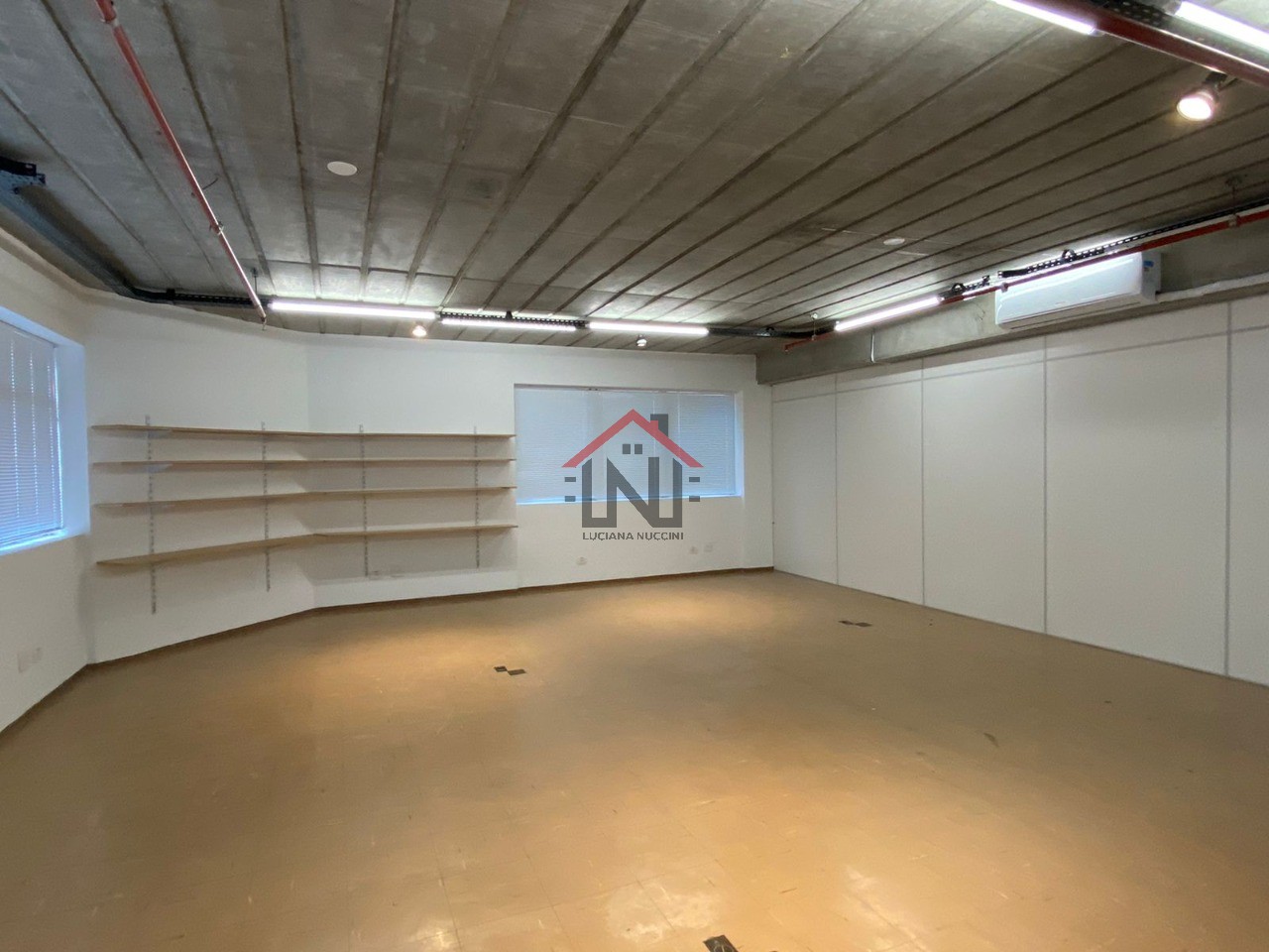 Conjunto Comercial de Alto Padrão na Vila Olímpia - São Paulo-SP: 1 Sala, 1 Banheiro, 4 Vagas, 190m². Venha Conferir!