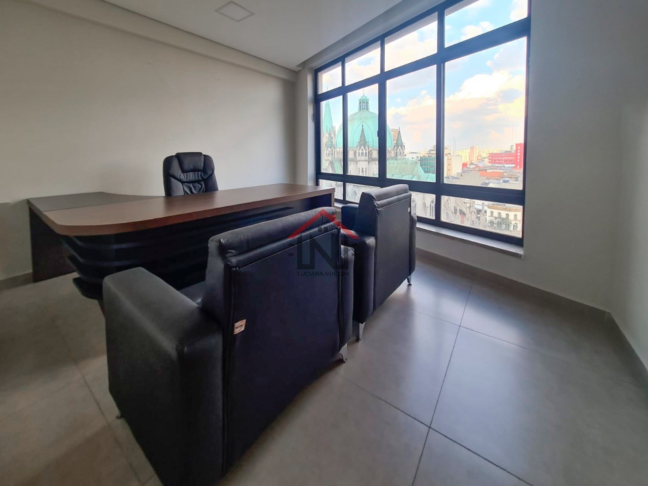Aluguel de Apartamento Comercial de 155m² com 1 Banheiro no Centro de São Paulo-SP