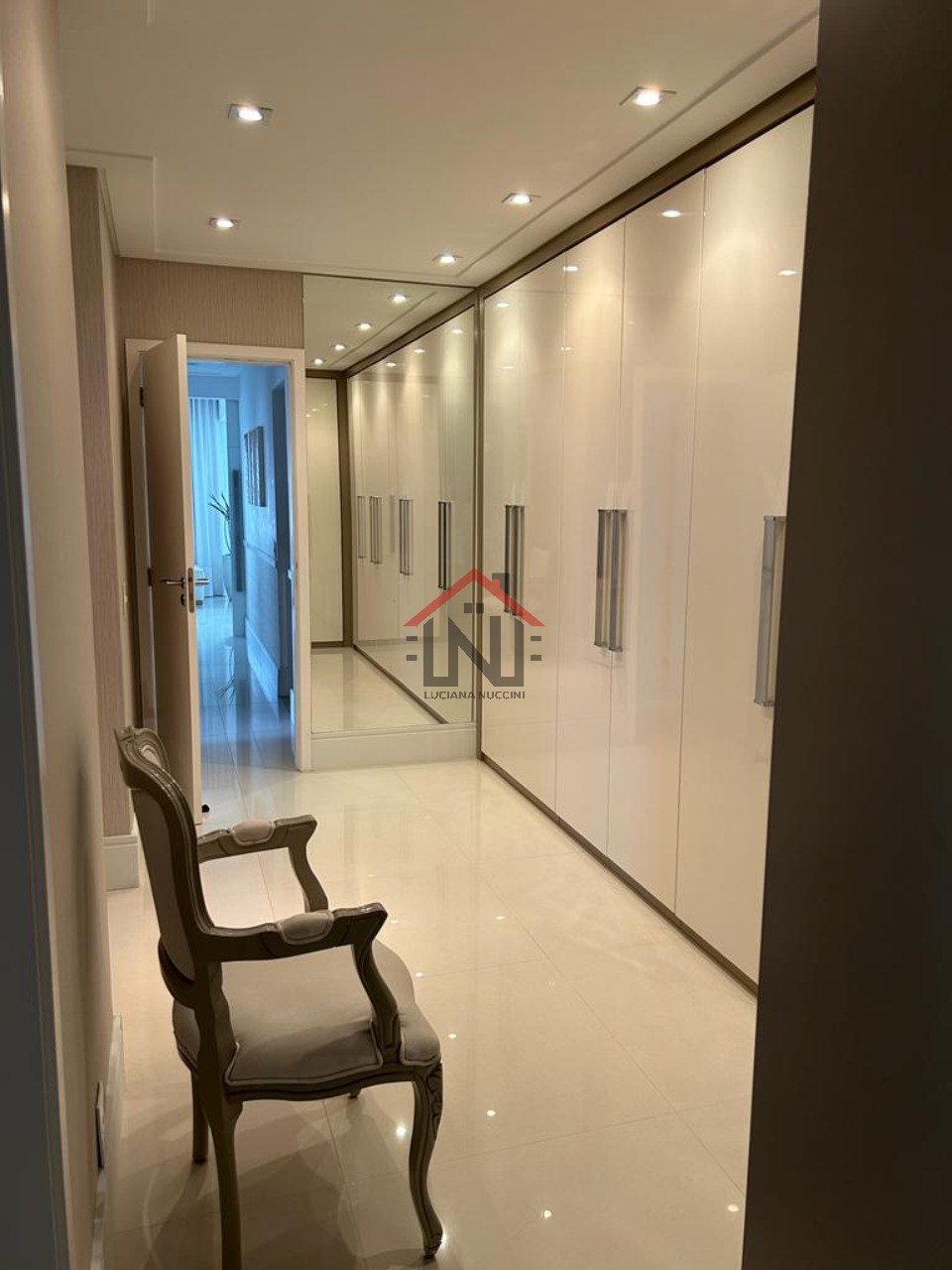 Viva com conforto e elegância em um apartamento de 3 suítes na Vila Mariana, São Paulo-SP!