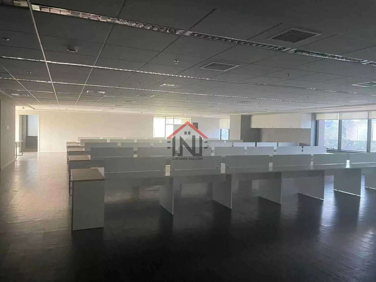 Aluguel de Conjunto Comercial Premium em Pinheiros, São Paulo: 18 banheiros, 42 vagas, 1.550m² de Área!