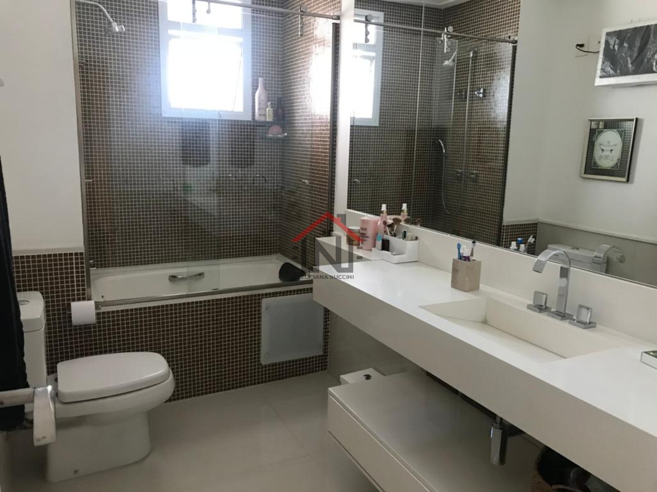 Viva com conforto e elegância em um apartamento de 3 suítes na Vila Mariana, São Paulo-SP!