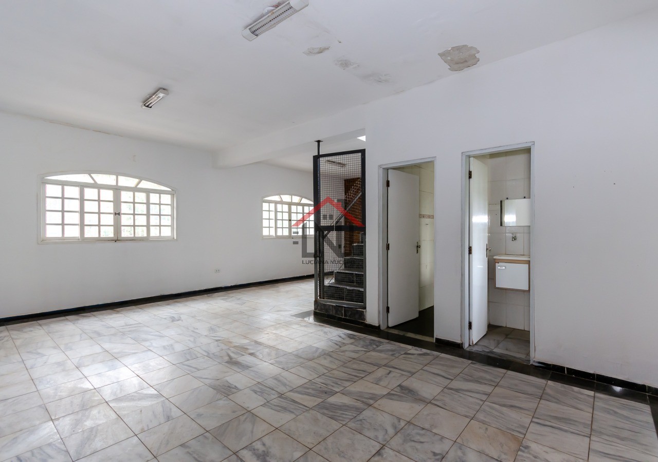 Aluguel de Casa com 3 Quartos e 1 Suíte na Vila Romana, São Paulo-SP: Espaço e Conforto em 230m²!