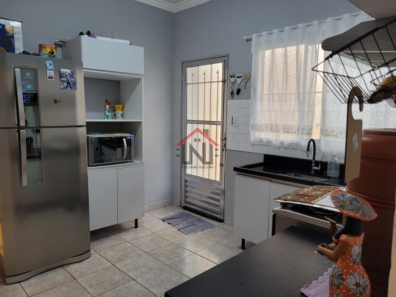 Imperdível residência à venda na Vila Liviero, São Paulo-SP: 3 quartos, 1 sala, 3 banheiros, 2 vagas de garagem, 170m².