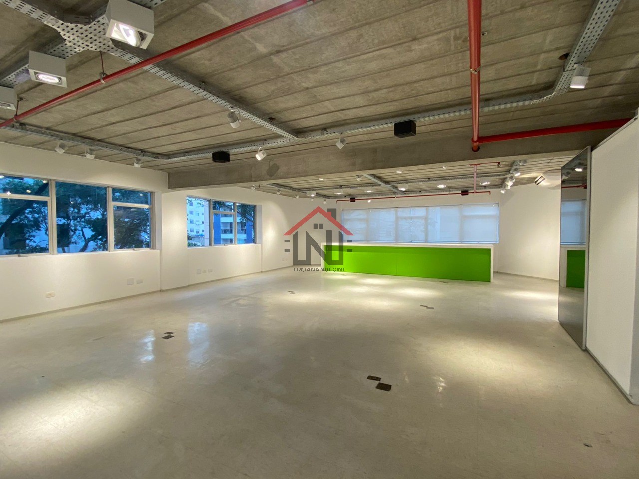Conjunto Comercial de Alto Padrão na Vila Olímpia, São Paulo-SP: Espaço Ideal para o Sucesso do seu Negócio!